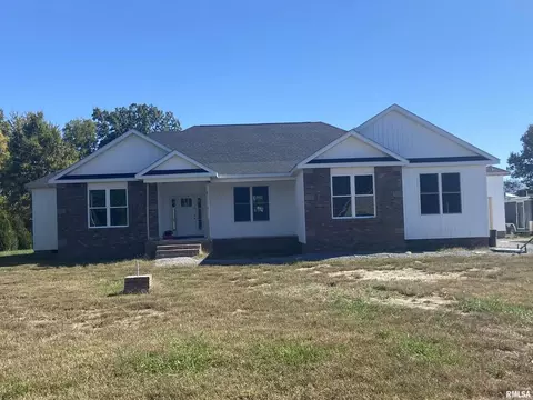 15560 Karigan Ln, Johnston City, IL 62951