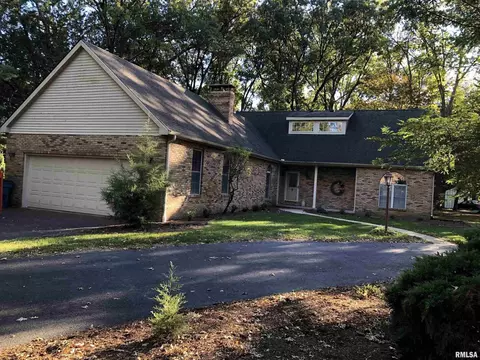 2707 Richview Rd, Mount Vernon, IL 62864