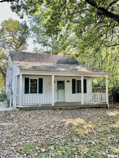 211 William St, Salem, IL 62881 photo 1