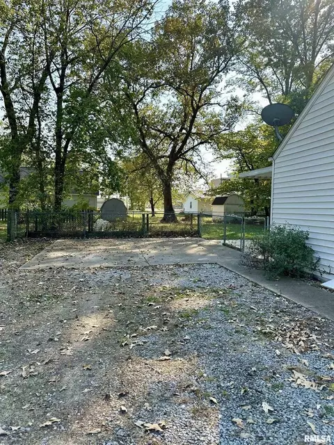 211 William St, Salem, IL 62881 photo 30