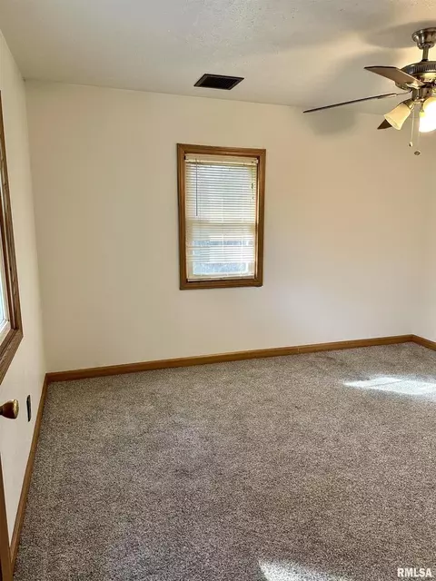 211 William St, Salem, IL 62881 photo 15