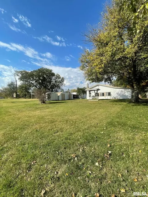 1204 Espy St, Benton, IL 62812 photo 6
