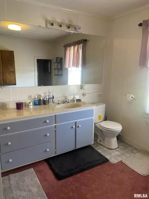 1204 Espy St, Benton, IL 62812 photo 25