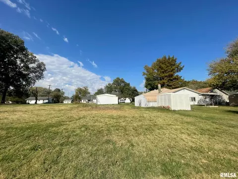 1204 Espy St, Benton, IL 62812 photo 9