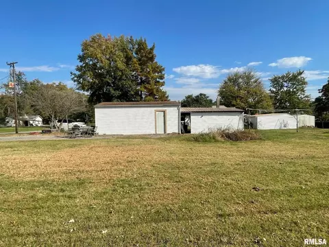 1204 Espy St, Benton, IL 62812 photo 10