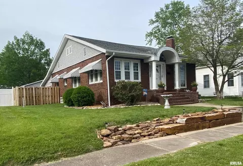 2128 Dewey St, Murphysboro, IL 62966