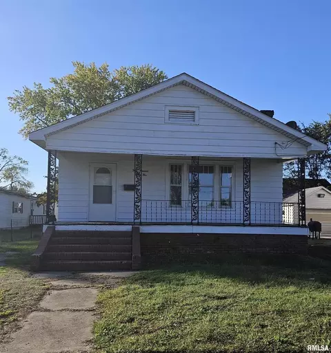 325 W Raymond St, Harrisburg, IL 62946
