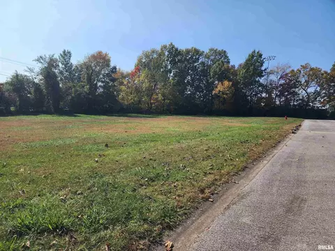 000 Meadowbrook Ln, Carbondale, IL 62901