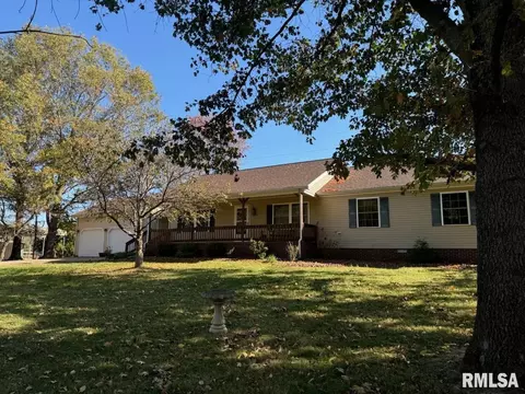 404 Lighthouse Rd, Harrisburg, IL 62946