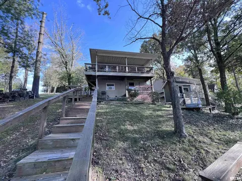 545 Lake Shore Dr N, Goreville, IL 62939