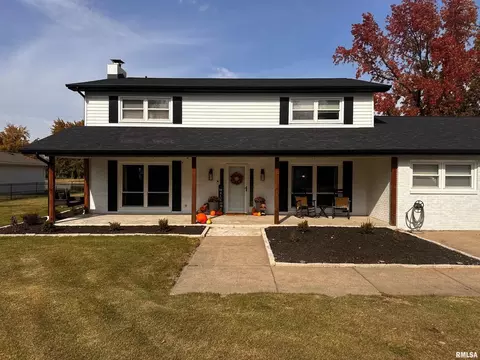 110 Golf Ln, Centralia, IL 62801