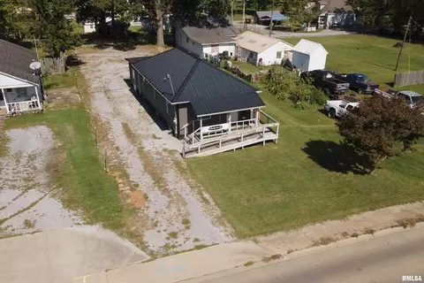 1214 E Sloan St, Harrisburg, IL 62946