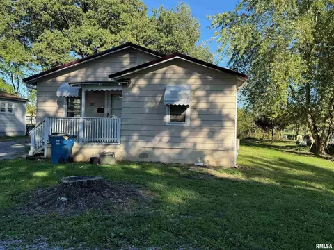 408 Lickliter St, Benton, IL 62812