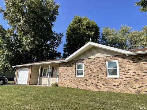 34 Aaron Dr, Christopher, IL 62822 photo 2
