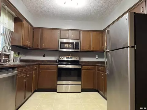 34 Aaron Dr, Christopher, IL 62822 photo 9