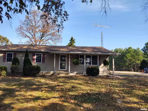 375 Washington Ln, New Burnside, IL 62967