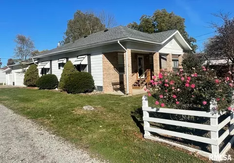 409 Mcfall St, Benton, IL 62812