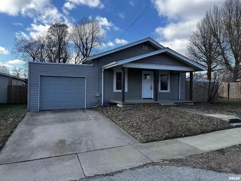 808 N Johnson St, Marion, IL 62959