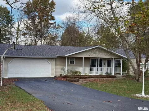 3104 W Lakeview Rd, Marion, IL 62959