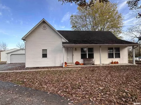 9055 N Triton Ln, Mount Vernon, IL 62864