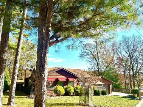 2503 Meadow Ln, Centralia, IL 62801
