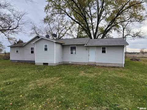 517 Dewolf St, Odin, IL 62870 photo 17