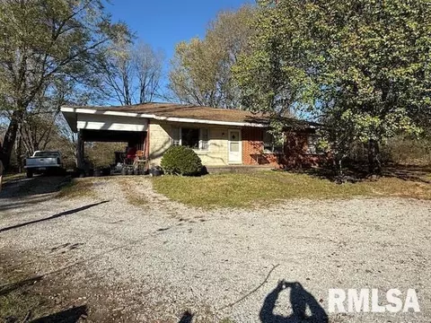 40 Crockett Rd, Carbondale, IL 62901
