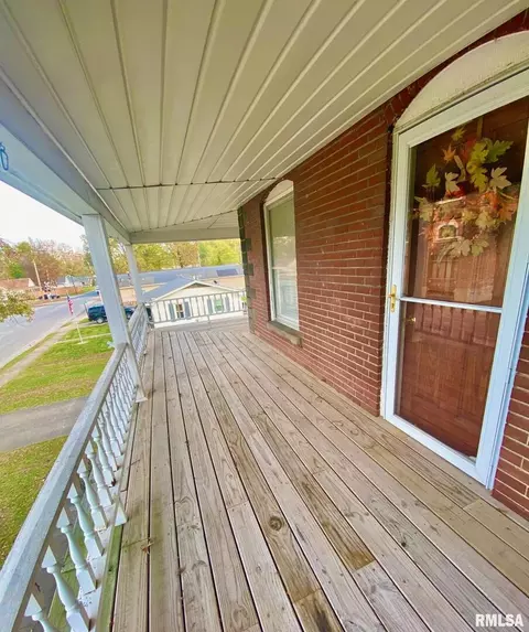 420 E Webster St, Benton, IL 62812 photo 49