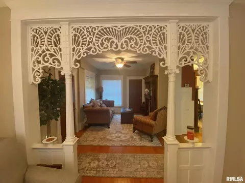 420 E Webster St, Benton, IL 62812 photo 16