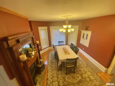 420 E Webster St, Benton, IL 62812 photo 20