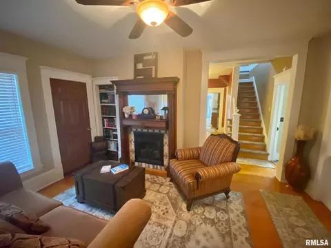 420 E Webster St, Benton, IL 62812 photo 13