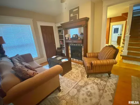 420 E Webster St, Benton, IL 62812 photo 18