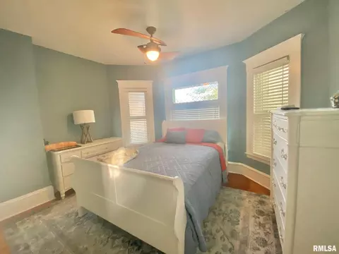 420 E Webster St, Benton, IL 62812 photo 36