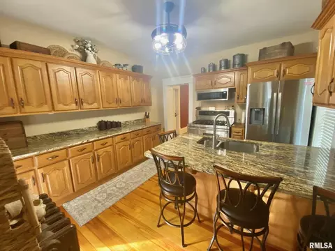 420 E Webster St, Benton, IL 62812 photo 26