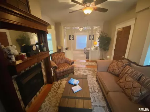 420 E Webster St, Benton, IL 62812 photo 14