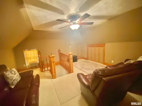 420 E Webster St, Benton, IL 62812 photo 44