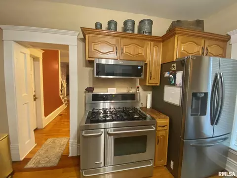 420 E Webster St, Benton, IL 62812 photo 25