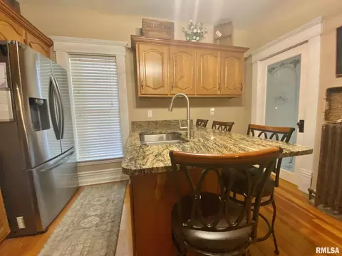 420 E Webster St, Benton, IL 62812 photo 27