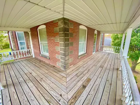 420 E Webster St, Benton, IL 62812 photo 50