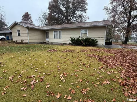 309 E Gelston St, Valier, IL 62891