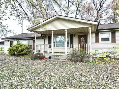 18446 Irvington Rd, Centralia, IL 62801