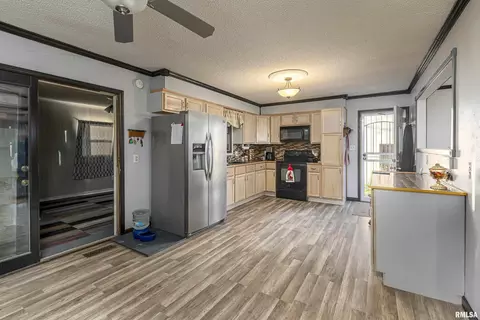 460 Barton Trail Rd, Eldorado, IL 62930 photo 8