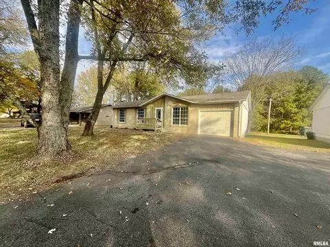 997 Country Club Rd, Metropolis, IL 62960