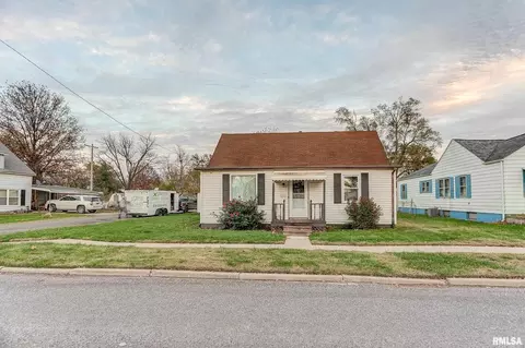 500 S Castle, Salem, IL 62881