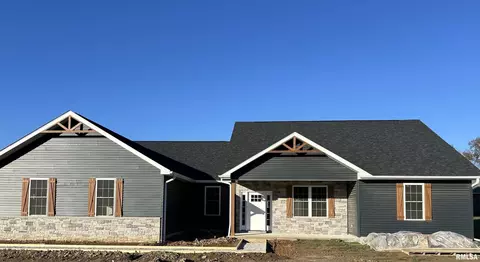 100 Excalibur Dr, Carterville, IL 62918