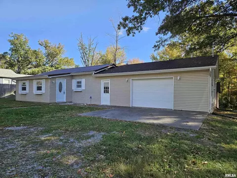 410 Royal St, Pinckneyville, IL 62274