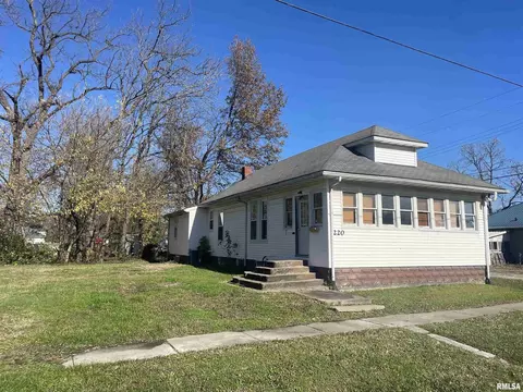 220 Johnson Ave, Centralia, IL 62801