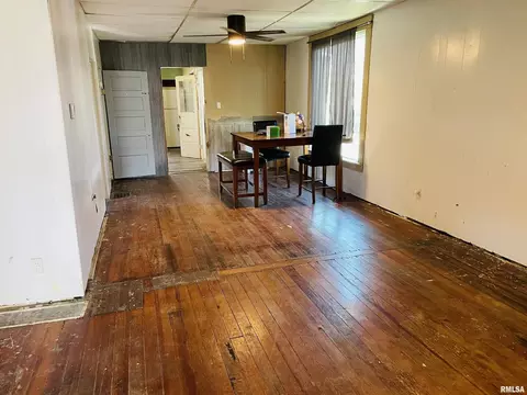 220 Johnson Ave, Centralia, IL 62801 photo 15