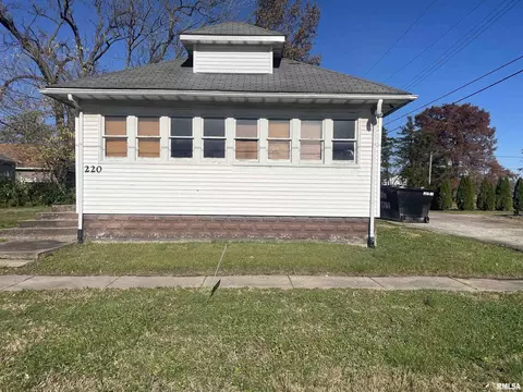 220 Johnson Ave, Centralia, IL 62801 photo 2