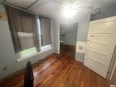 220 Johnson Ave, Centralia, IL 62801 photo 17